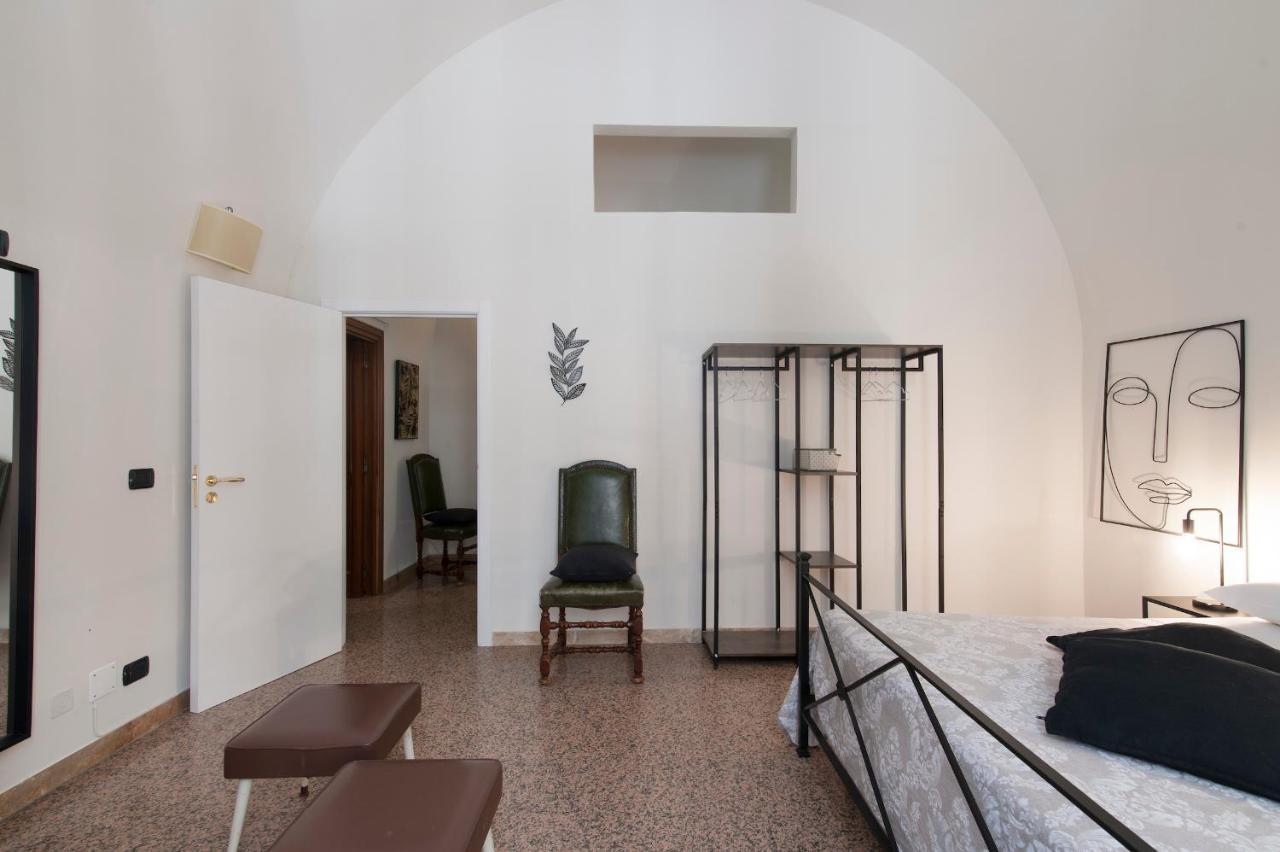 Vittorio Emanuele 6 Old Town - Selection *